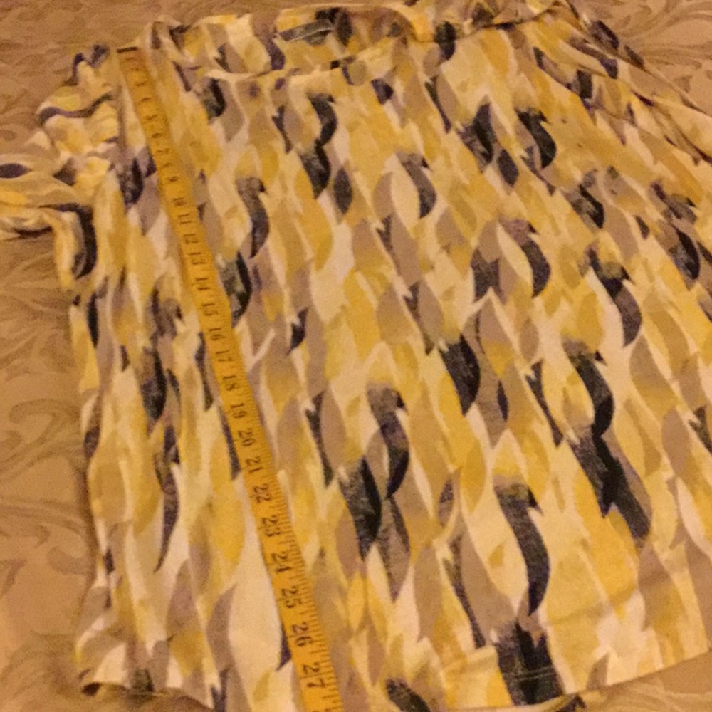 Gorgeous NWT JM Collection  SZ L Patterned Blouse - Picture 7 of 7